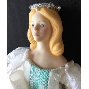Vintage Princess Doll Avon Collectibles 8.5" Porcelain NOS 1989 with Metal Stand